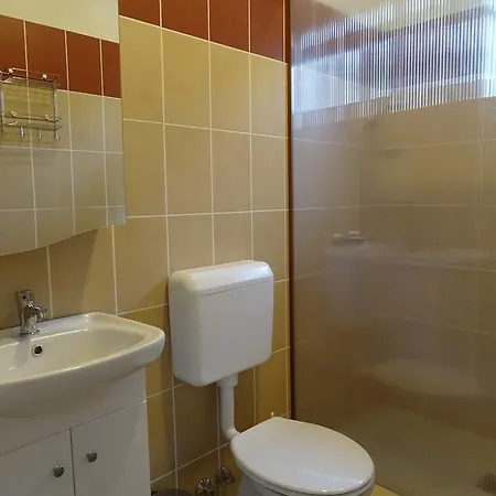 Rejtek Vendeghaz Pensionat *